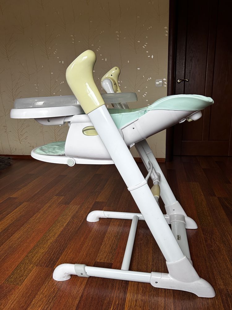 Стільчик для годування Caretero Indigo