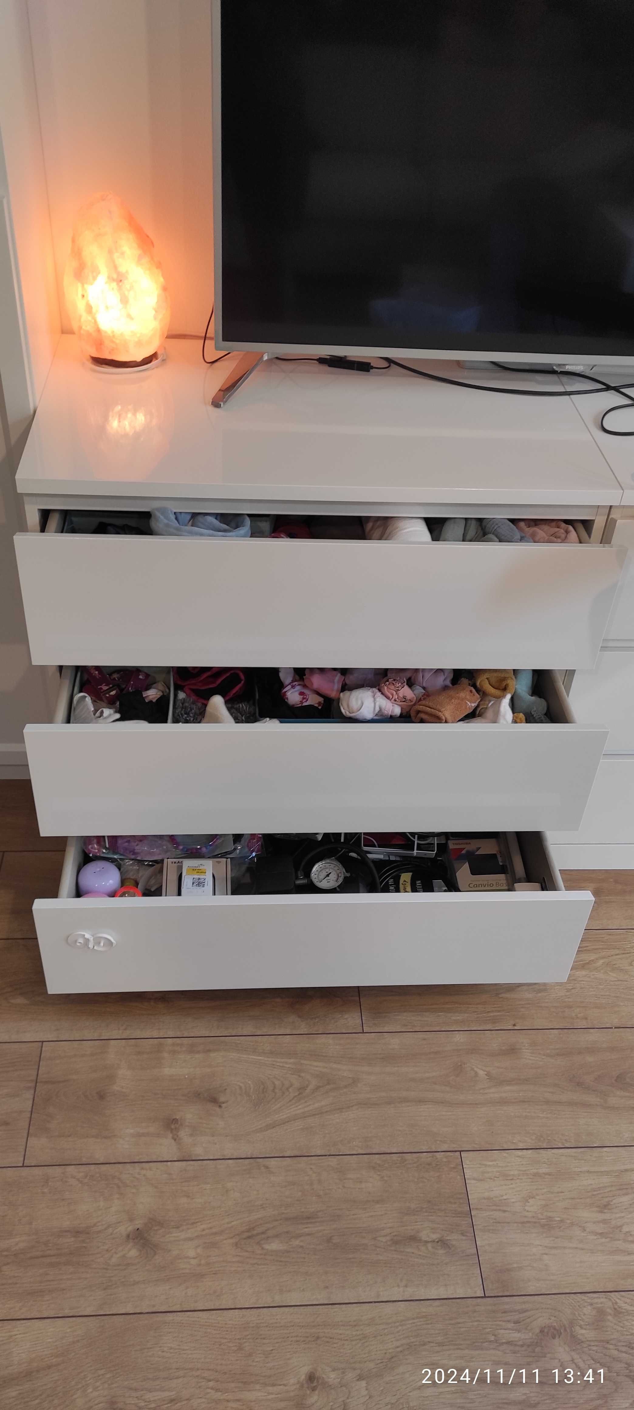 Komoda MALM 3 szuflady biała błyszcząca IKEA roczna stan bardzo dobry.