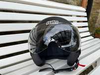 Capacete com viseira