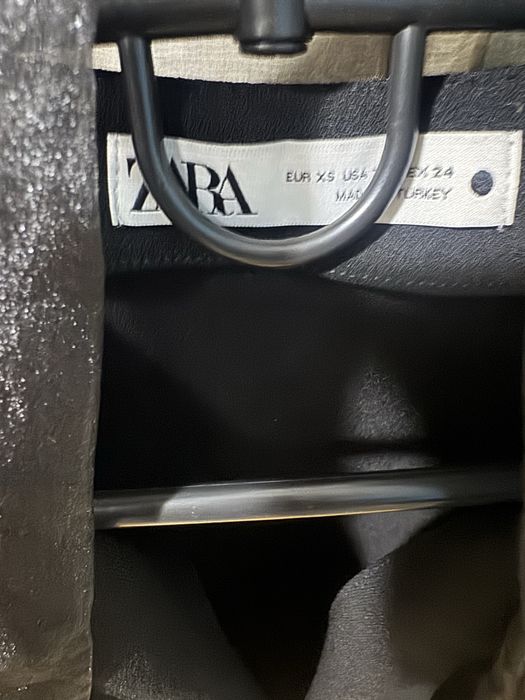 Коктейльна сукня з органзою zara