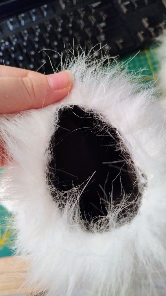 Białe łapki do fursuit furry