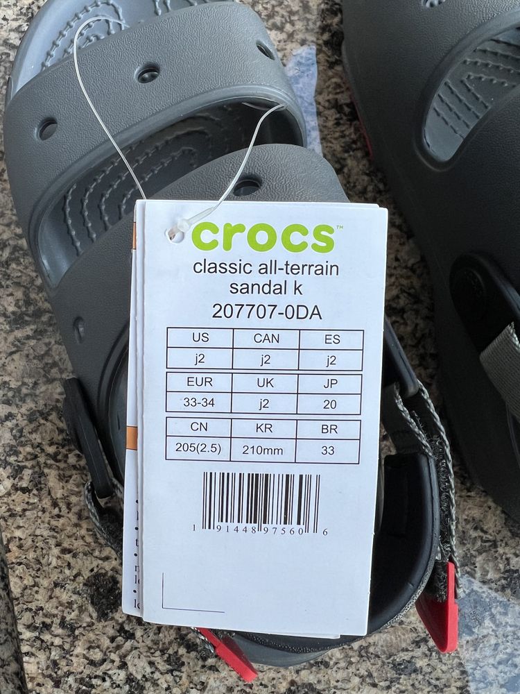 Босоніжки, сандалі Crocs для хлопчика розмір J2