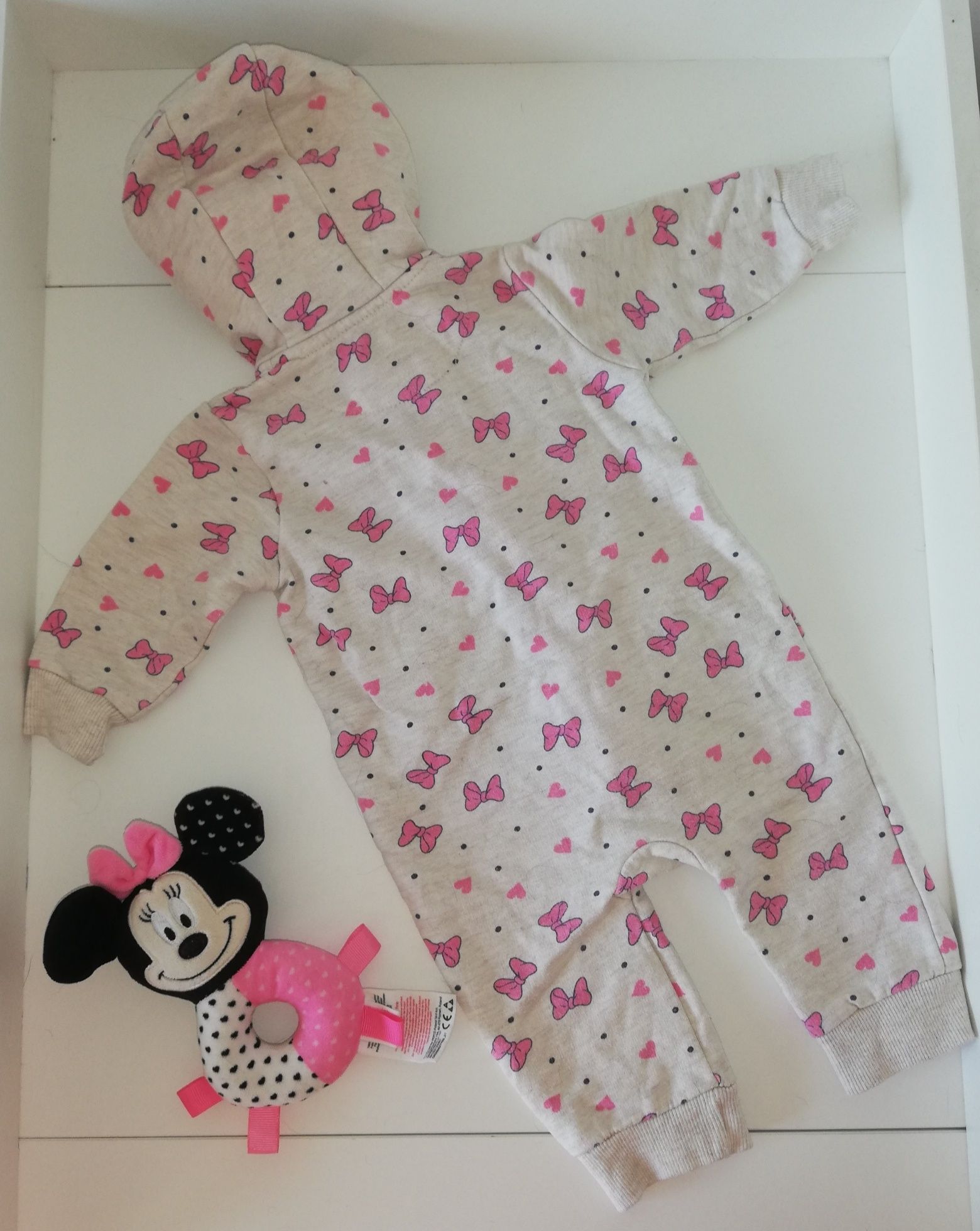 68 cm Minnie Mouse kombinezon rampers pajac bez stop dresowy okazja