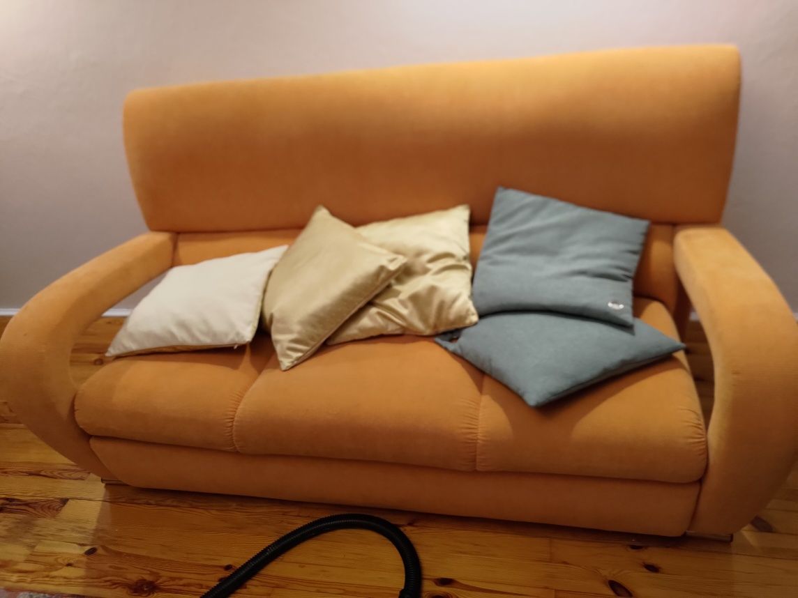 Sofa 3 os. z funkcją spania plus 2 fotele