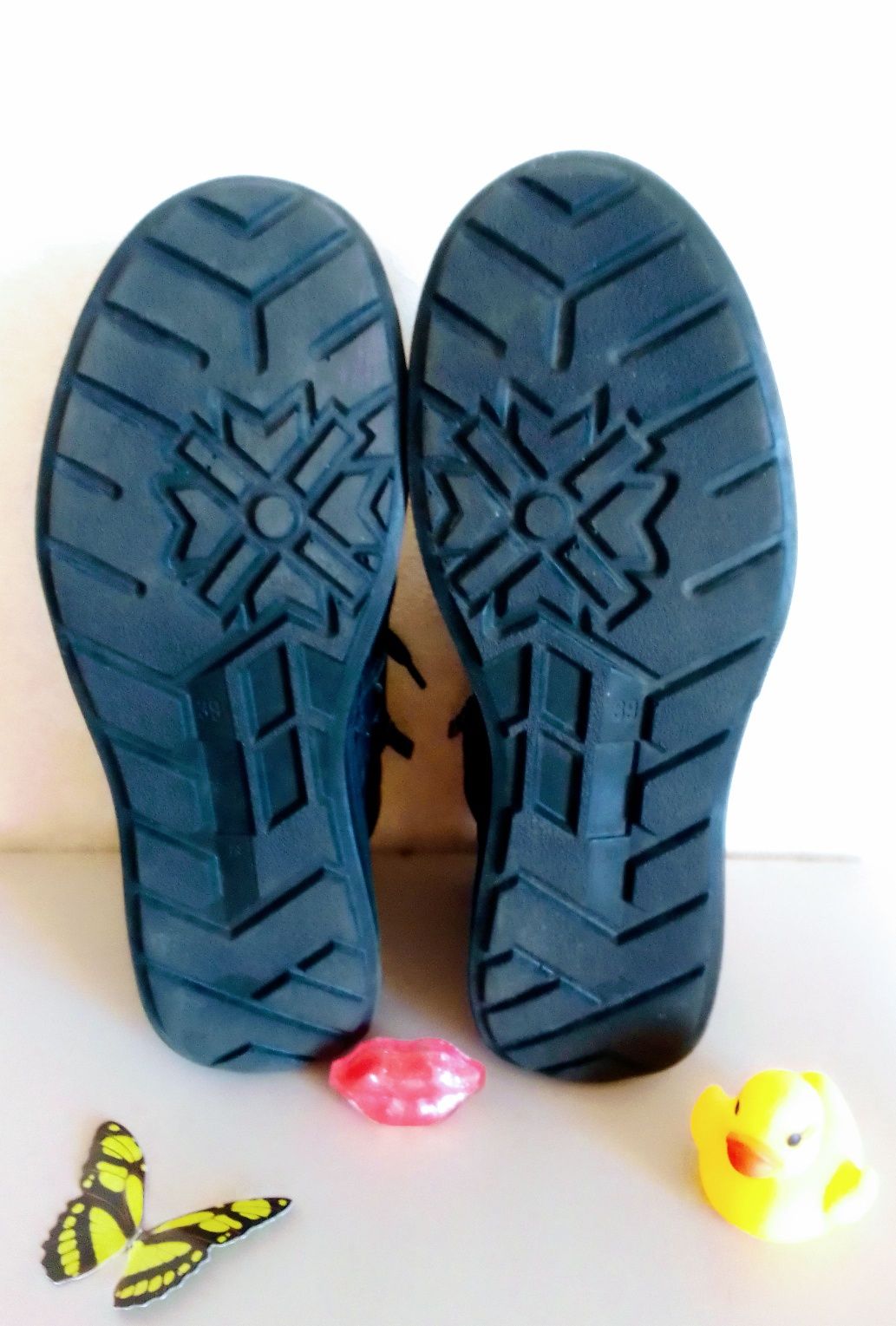 Фирменные кожаные зимние ботинки. Made in Poland. Размер 38 (25 см).