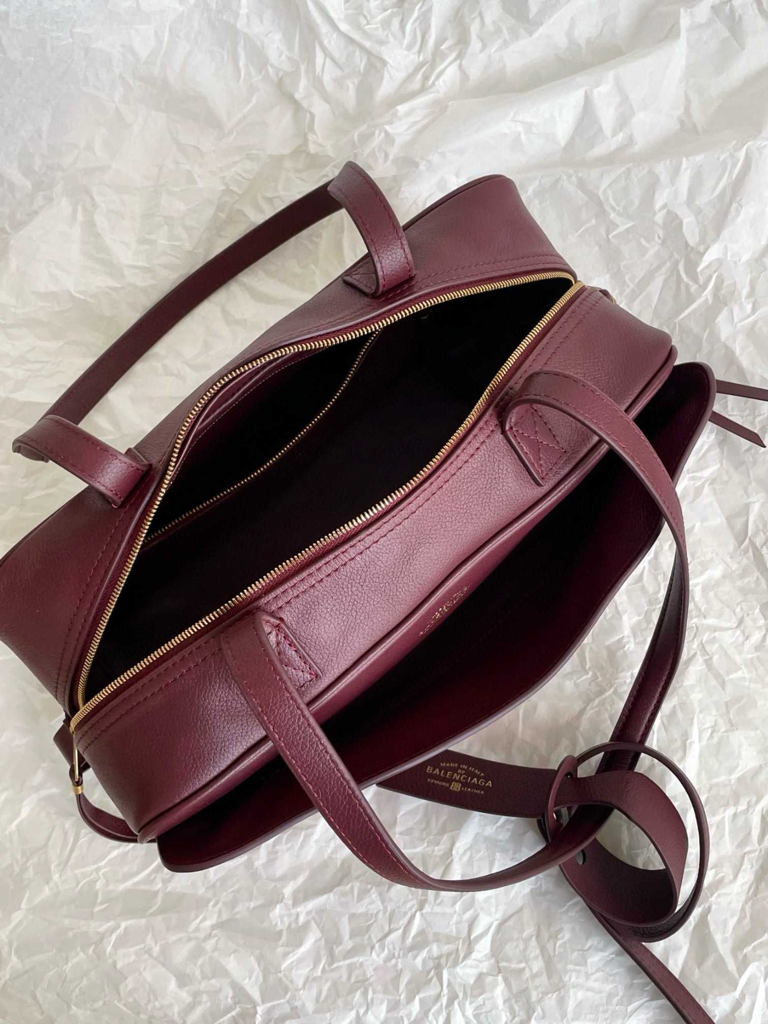 Сумка Balenciaga Carrie Bag Small Dark Burgundy сумка баленсиага керри