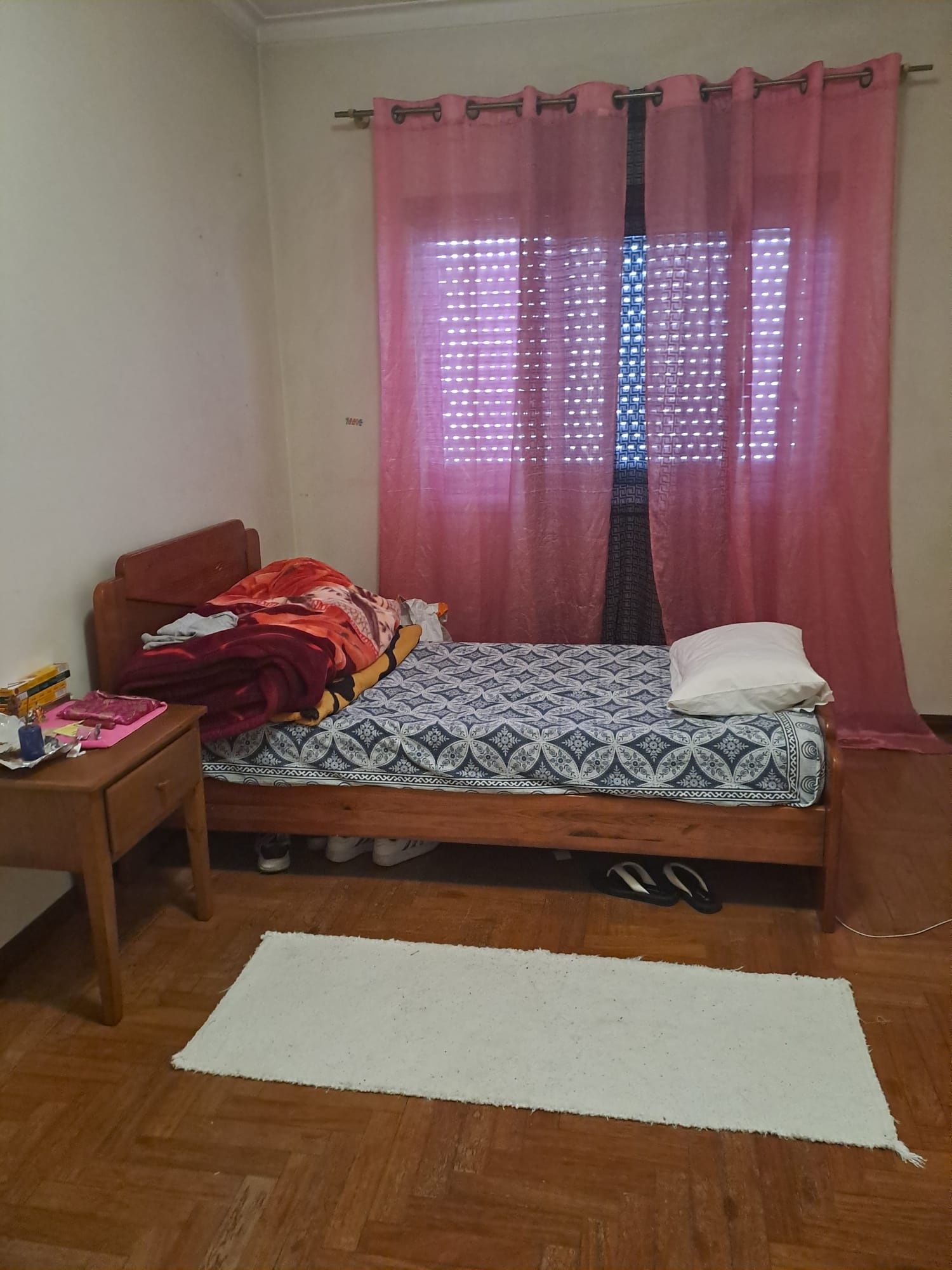 Tenho QUARTO/Alugar
