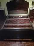 Cama de casal de madeira