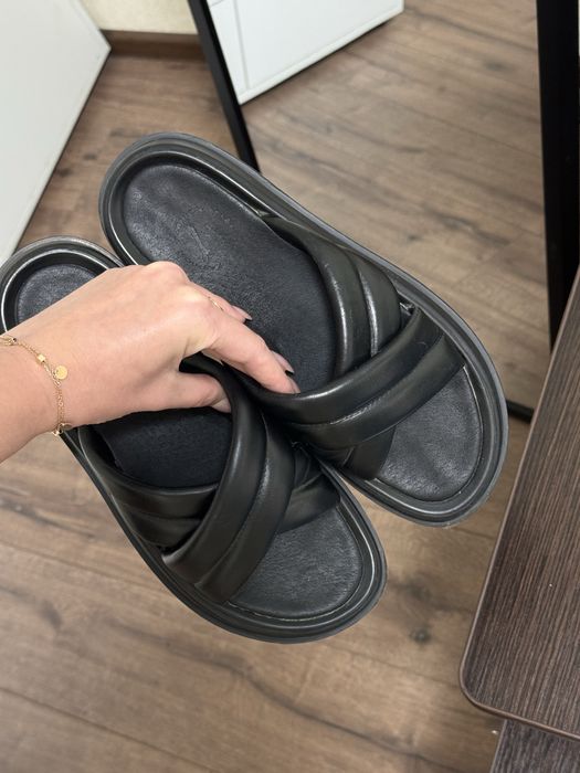 Тапочки шкіряні 39 розмір