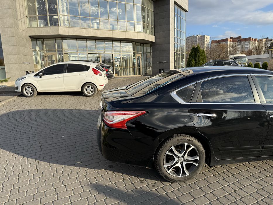 Nissan Altima 2015 2.5 бензин