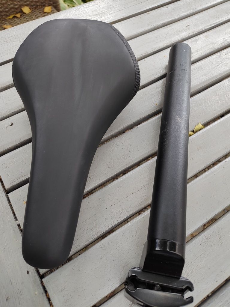 Sztyca i Siodło Selle Royal Essenza  Czarne