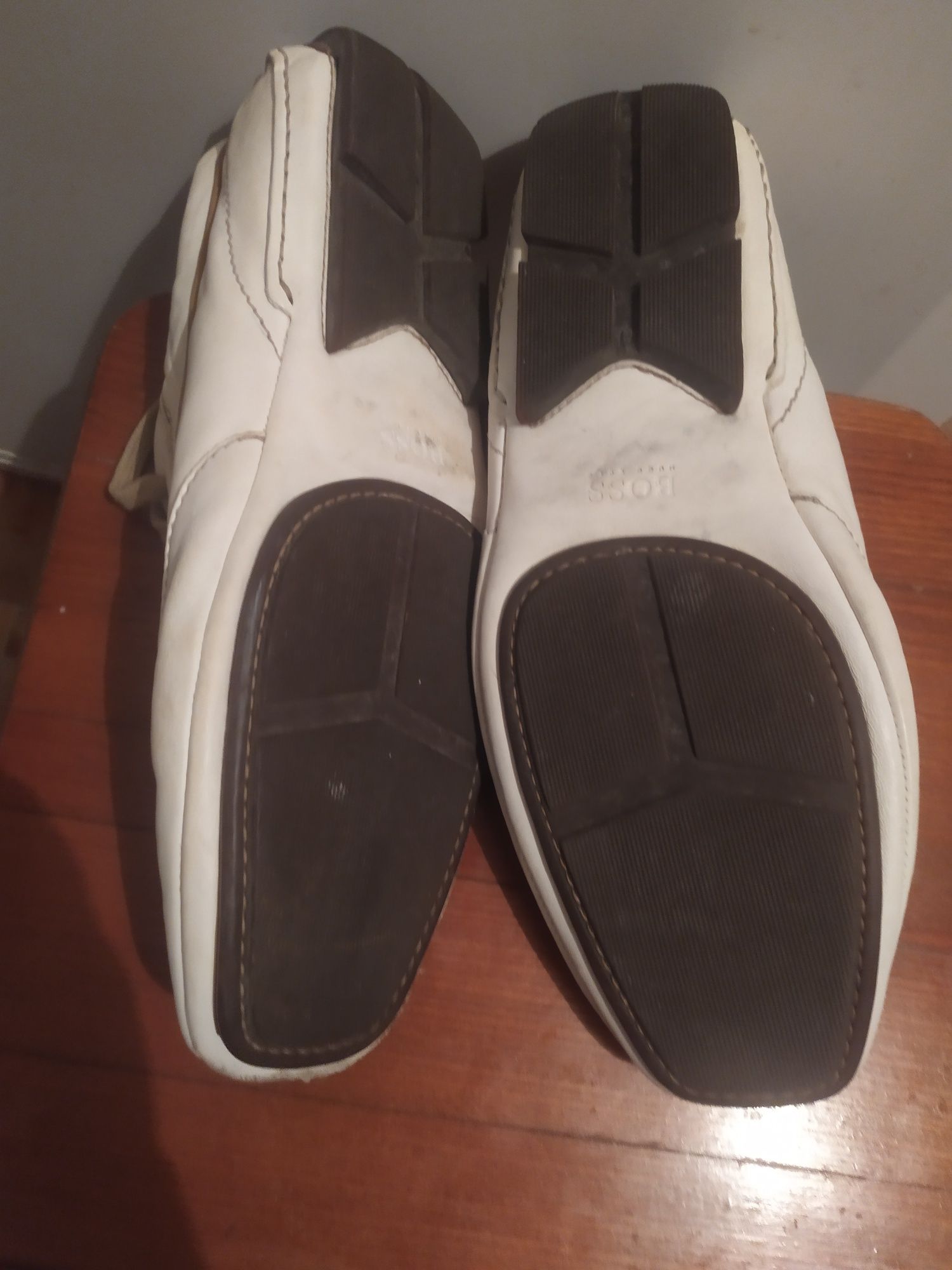 Продам туфли , мокасины hugo boss 43  hugo boss