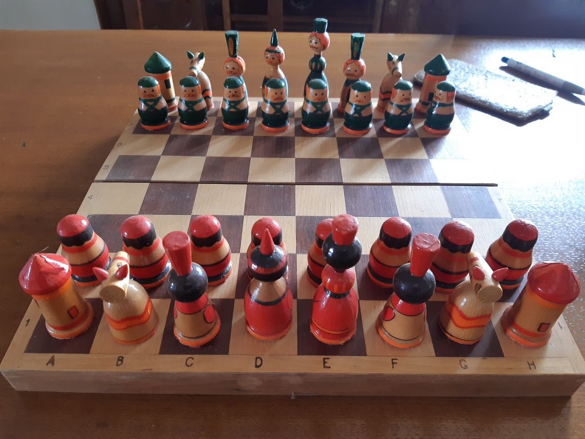 Xadrez russo em madeira década de 80
