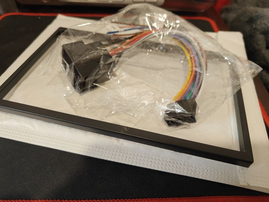 Продам нову автомагнітолу 2DIN, 7", IPS, 4/64 ГБ, Carplay, Android 13