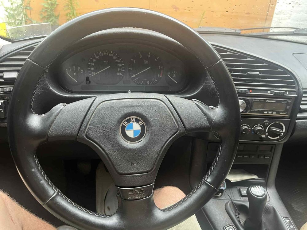 BMW 320i універсал