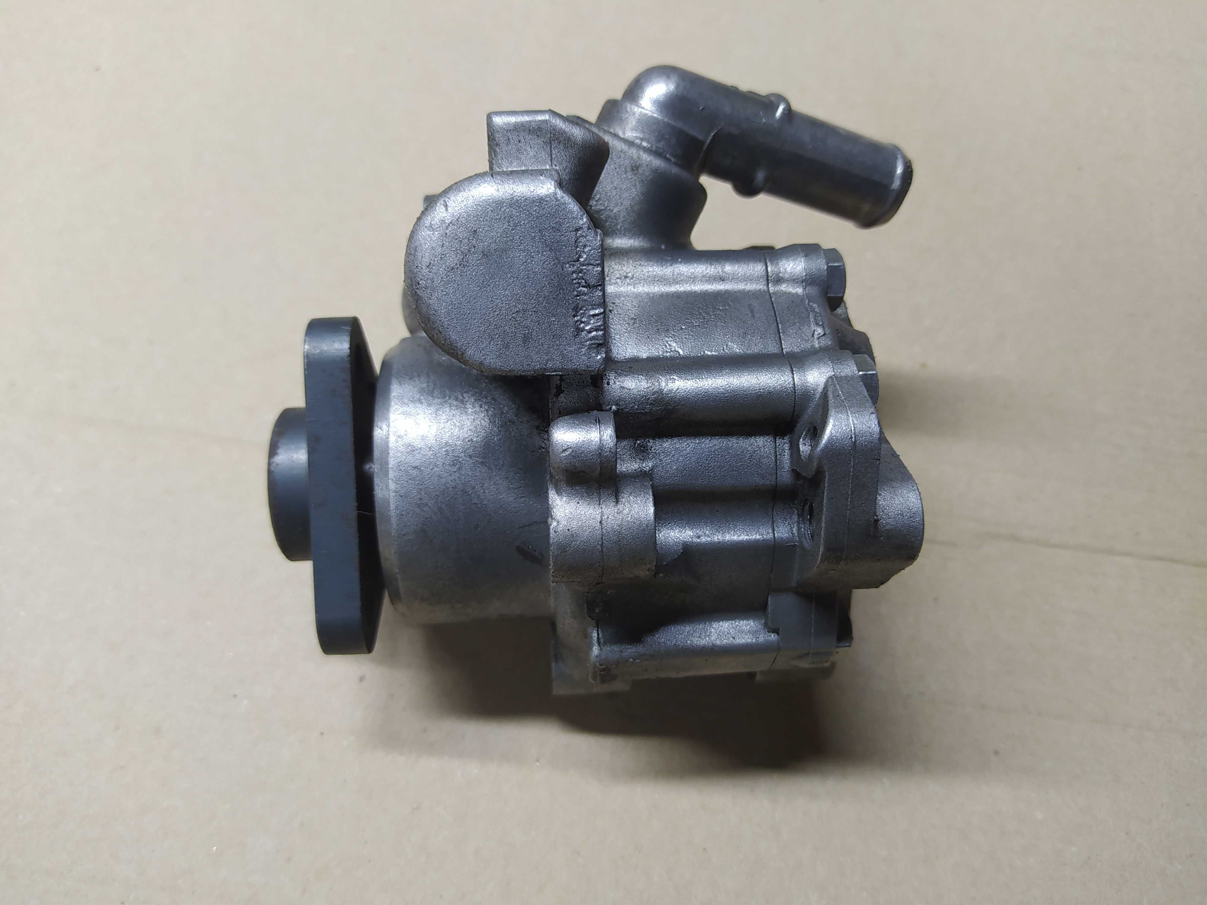 Насос гур Volkswagen Passsat B5 Audi A4 B5 Skoda Superb  Audi A6 C5