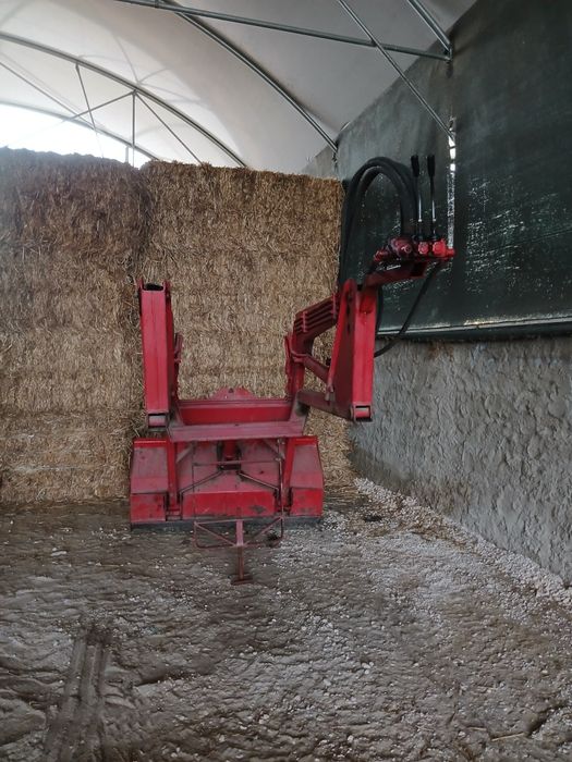 Carregador frontal pouco usado