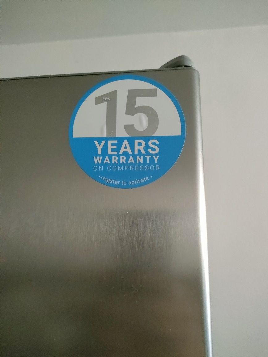 Frigorífico Combinado Total No Frost Indesit