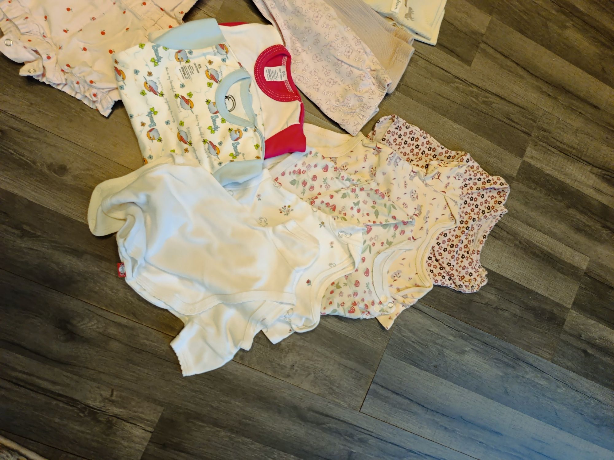 Paka ubranka dla dziewczynki body spodnie legginsy sweter