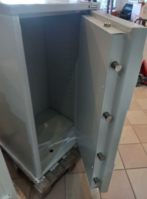 Sejf kasa pancerna Konsmetal KP 120, II klasa odporności VDS, 820 kg