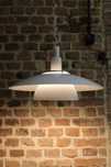 Duńska lampa wisząca jak louis poulsen space age