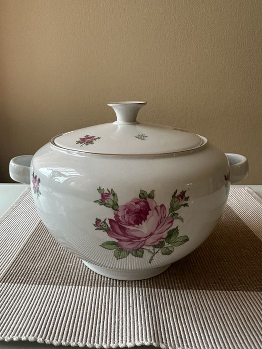 Фарфор из ГДР.  Столовый сервиз