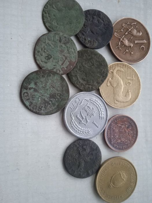 Коллекция монет со всего мира 100 шт