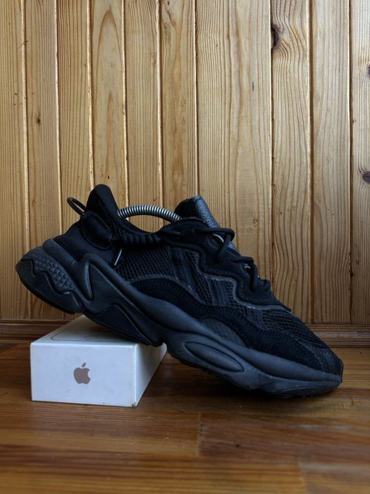 Кроссовки adidas ozweego black