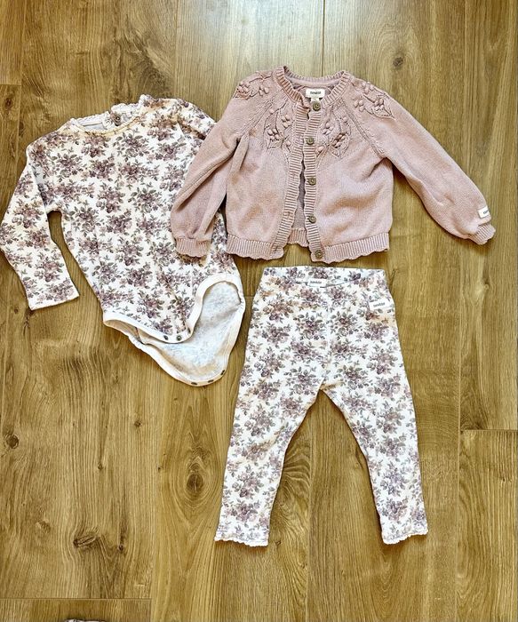 Newbie zestaw sweterek, body, legginsy, rozm.86