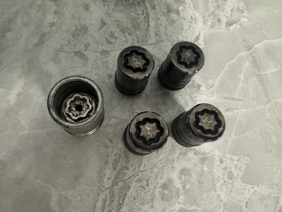 Секретки Hyundai McGard 12*1.5 и Renault ZOE