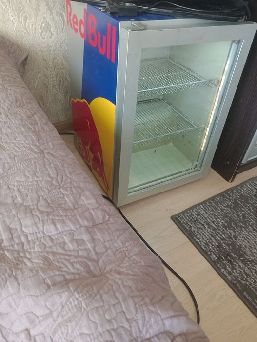Холодильник для напоїв