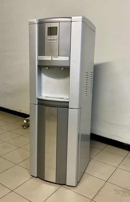 Кулер напольный Hotfrost V158BST с холодильником горячая/холодная вода