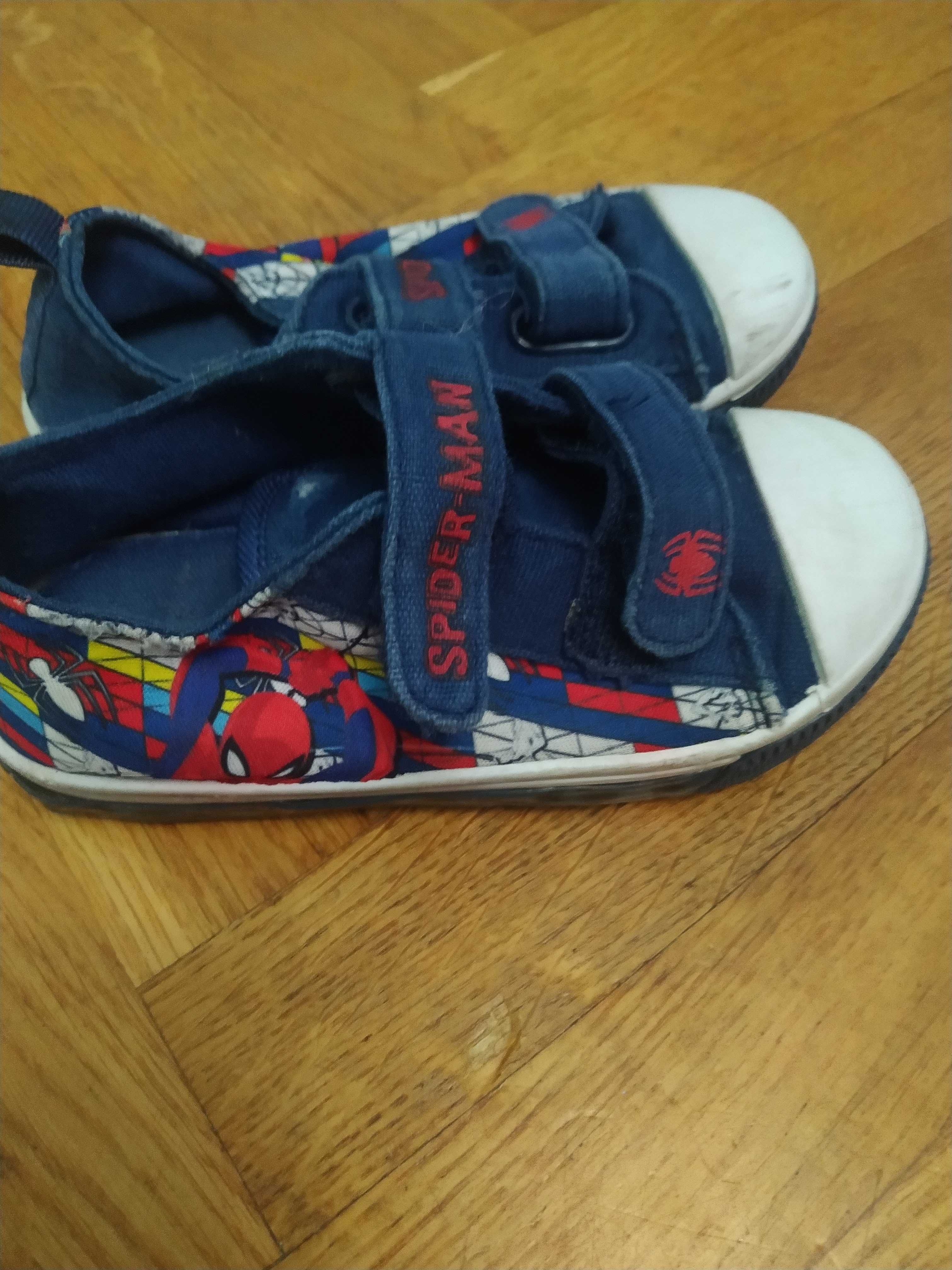 Trampki dla chłopca Spiderman rozm. 26 dł. wkładki 17,5 cm