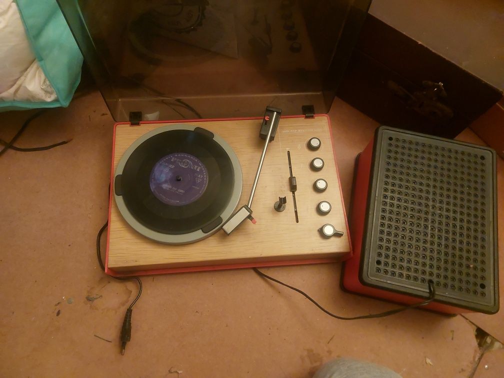 Sprzedam gramofon z glosnikiem
