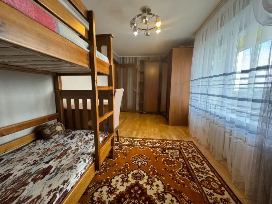 Продам с ремонтом 3к квартира ж/м Тополь-1