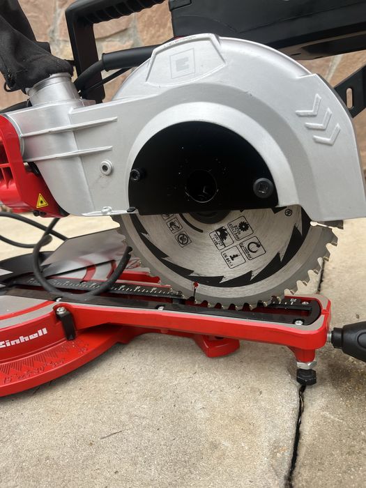 Торцовочная пила с протяжкой Einhell TC-SM 2131/2 Dual