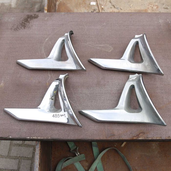 485,1537,2846,2847 Honda Goldwing GL1800 Trójkąt chrom Lewy