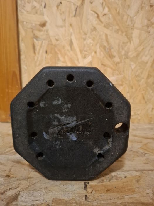 Latarka reflektor akumulatorowy Milwaukee M18AL