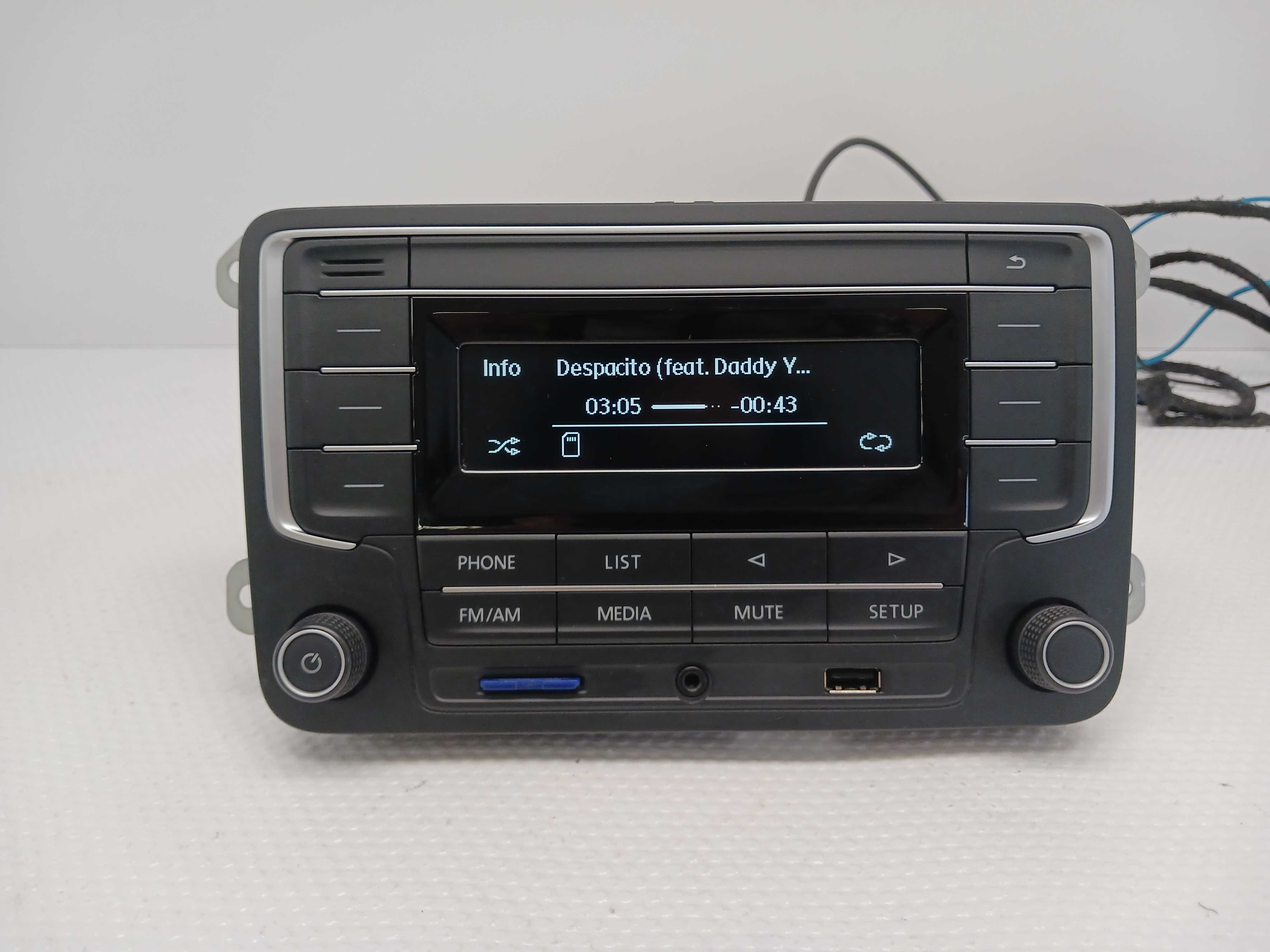 VW Golf Passat T6 Radio Usb BT Aux SD 7F00---35153 z kodem