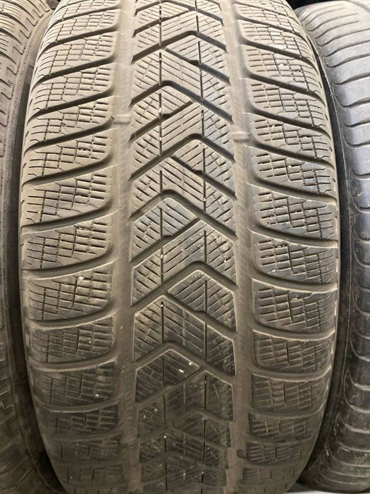 255/45R20 Pirelli Scorpion Winter