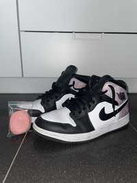 Buty Nike Air Jordan 1 Mid SE różowy/czarny/biały 43