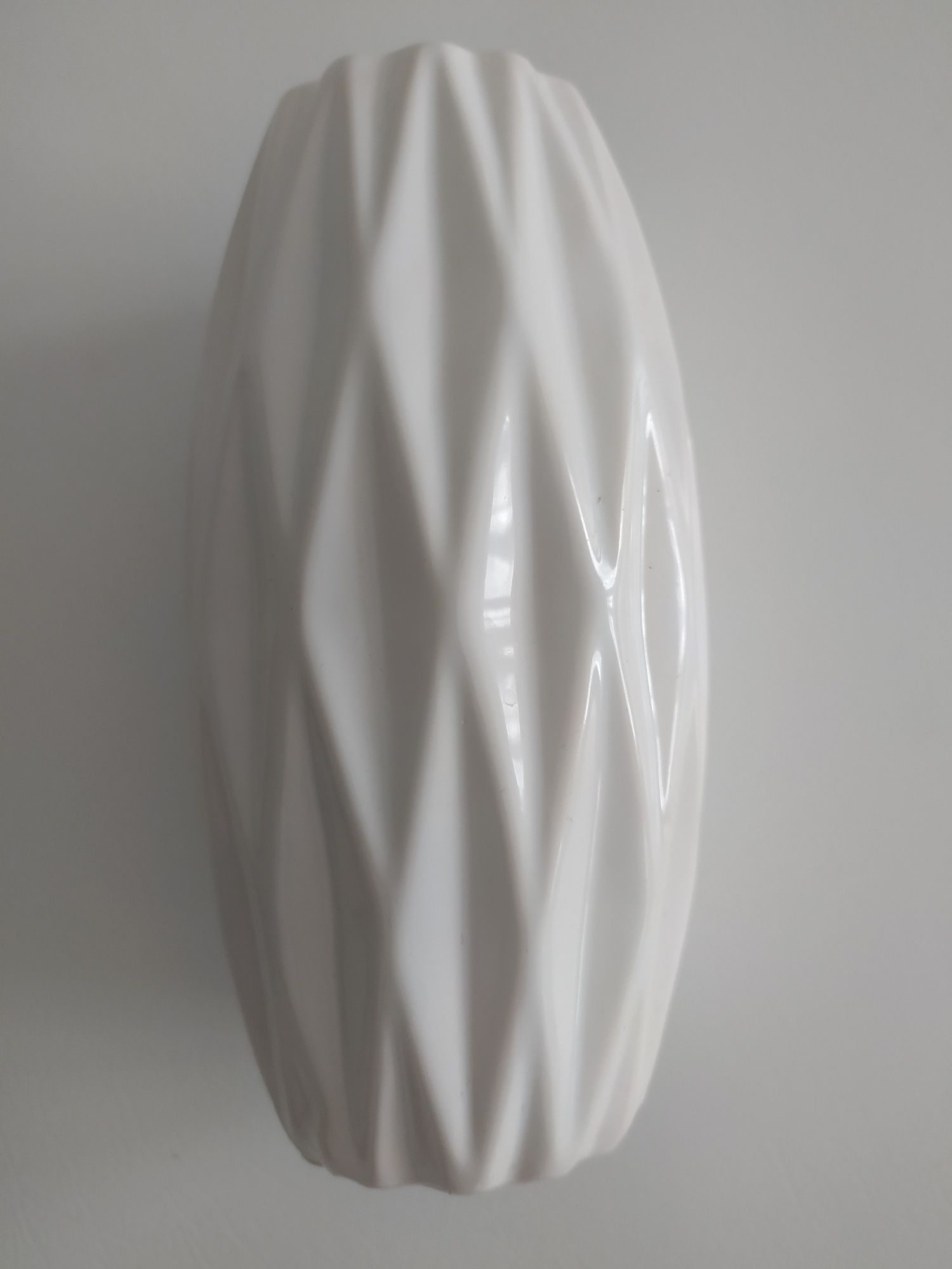 Ceramiczne  białe wazony
