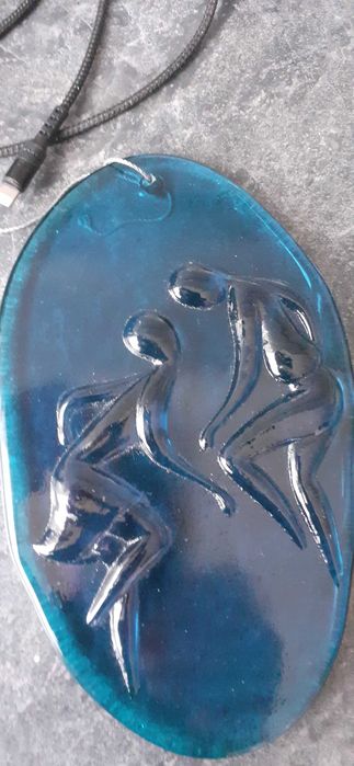 Dwie stare patery szklane