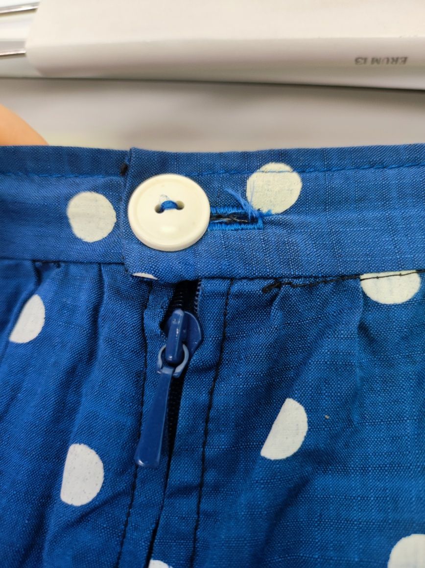 Niebieska spódnica w białe groszki XS/S