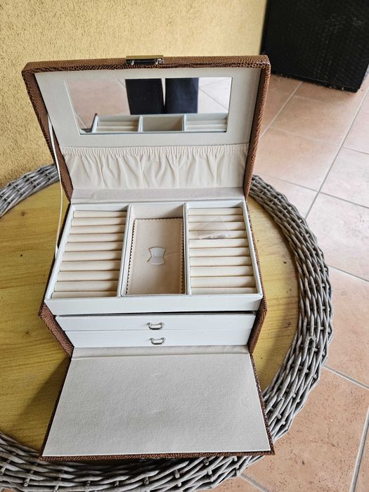 Kuferek na biżuterię z lusterkiem NOWY