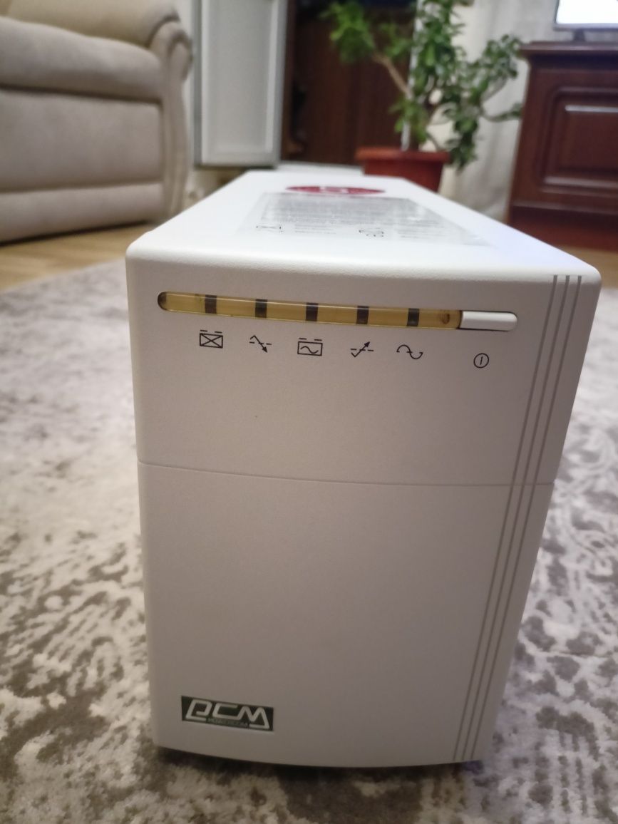 Джерело безперебійного живлення Powercom KIN-1500AP (900Вт)