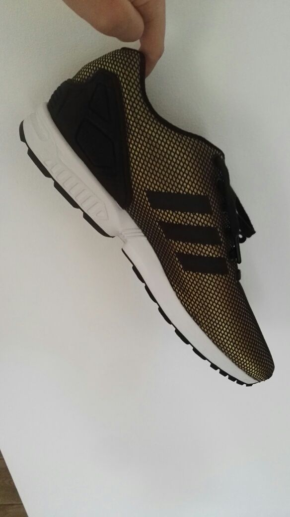 Unikatowe Buty Adidas ZX Flux złote