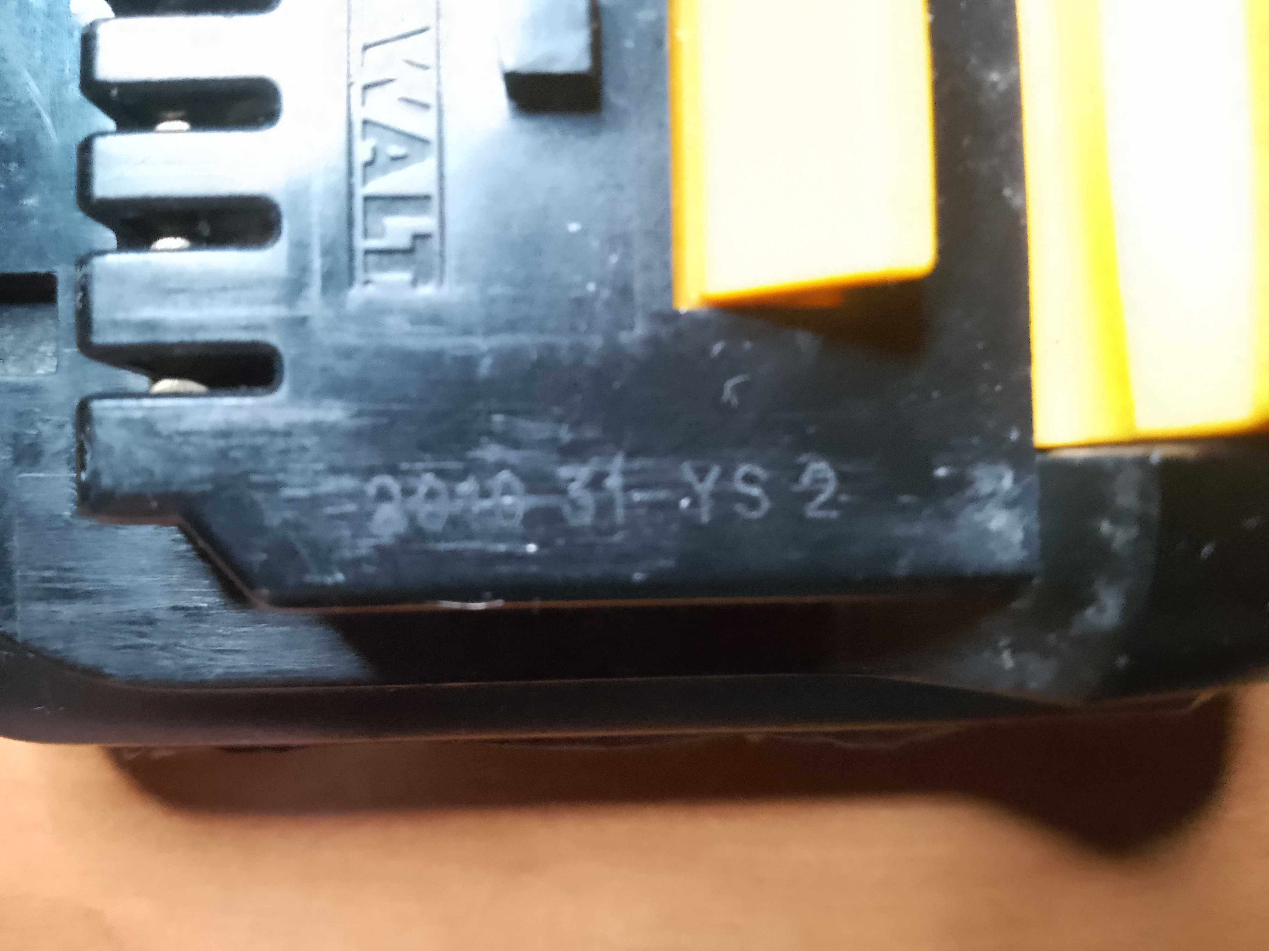 Dewalt DCB121- 10,8v lub zamiennik DCB120