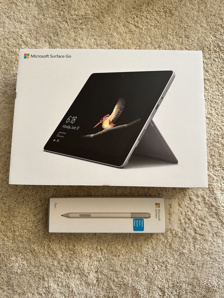 Microsoft Surface Go + klawiatura + rysik + etui