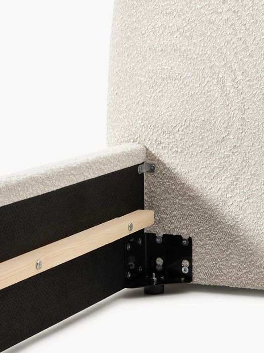 Łóżko tapicerowane Bouclé Cloud (Westwing)